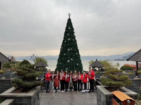 Merry Christmas and a Yearly Rewind from TTJ